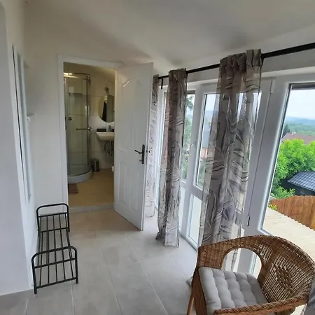 Tatil Evi Borostyan Nyaralohaz